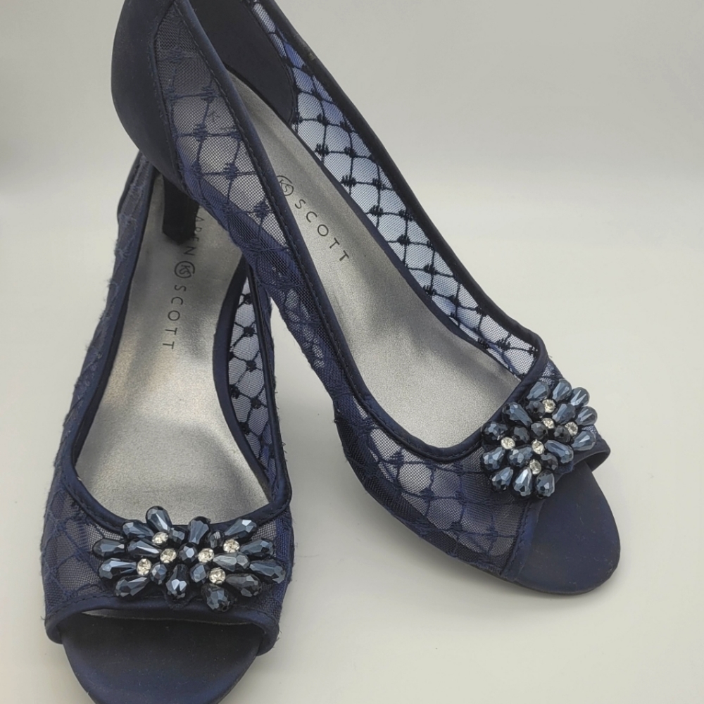 Karen Scott navy peep toe heel
